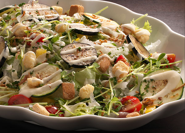 SEASONの地元野菜でシーザーサラダ